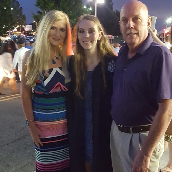 Meet your Posher, Lori - Picture 1 of 2